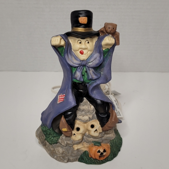 Vintage Lighted Halloween Troll with Skulls Ceramic Excellent - Picture 14 of 15